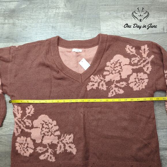 Maurices Long Sleeve V Neck Knit Sweater Size L - Picture 3 of 5